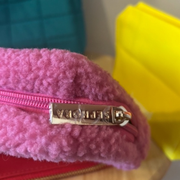 Lot of three collectible Sephora cosmetic bags with a Supergoop bag bonus NWT - Picture 5 of 10